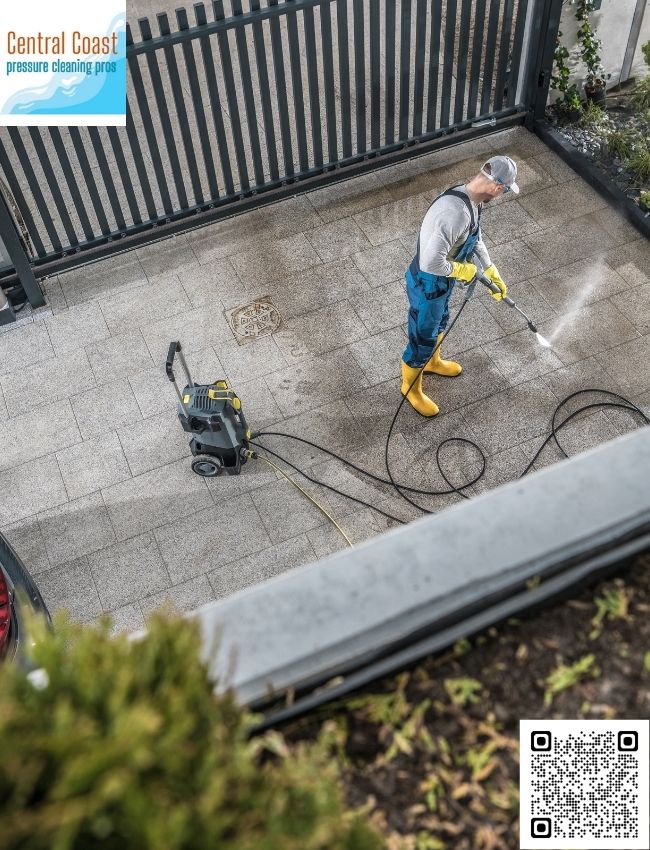 Are there solar panel efficiency cleaning services in Woy Woy?